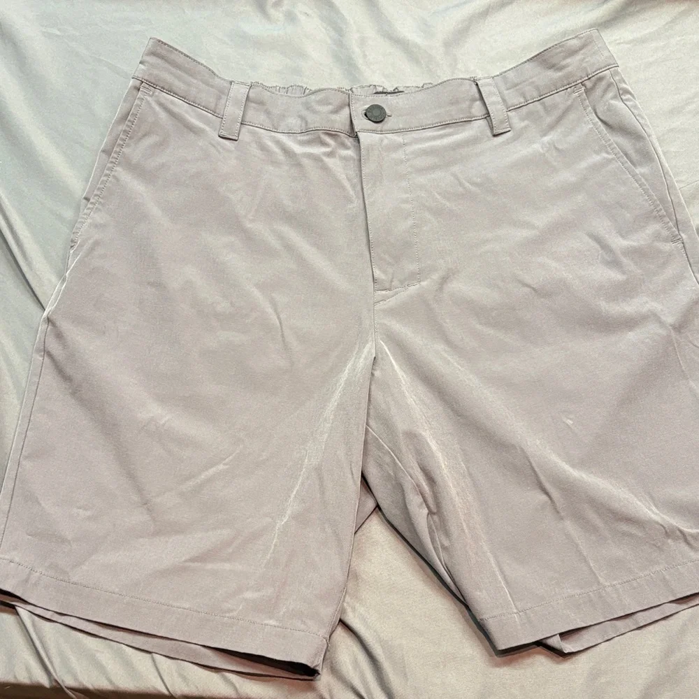 Banana Republic Lightweight Gray Men's Shorts Elastic Comfort 36W Flat Front